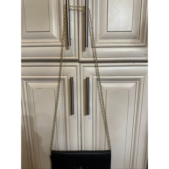 Guess Women's Faux Leather Chain Strap Bella Travel Clutch Black OS NWOT - Picture 8 of 11